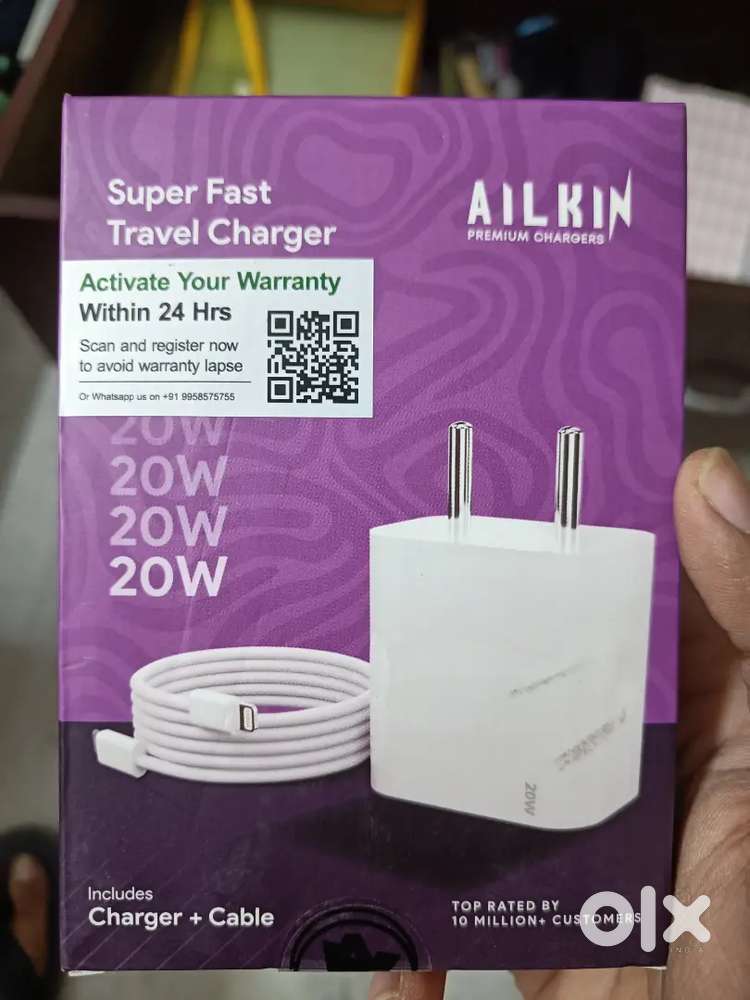 Brand new Iphone lightning charger + cable (by Ailkin)