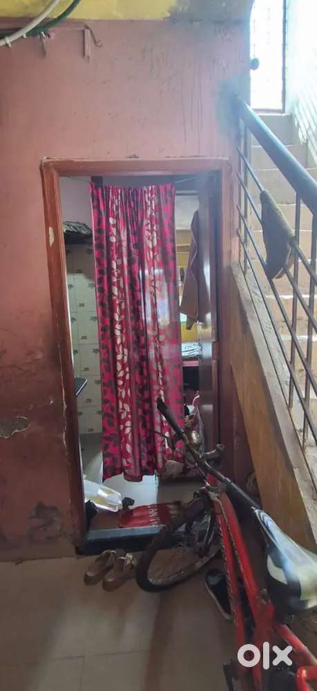 Urgent Sale: Ready Flat Near Beniapukur Bazaar  Front & Negotiable