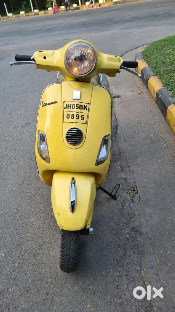 Vespa top model at Rs 29000