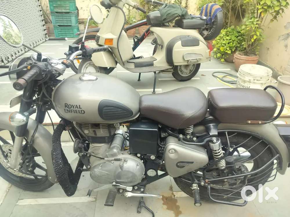 Royal Enfield classic gunmetal grey in New condition