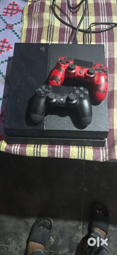 Ps4 with two control 500gb