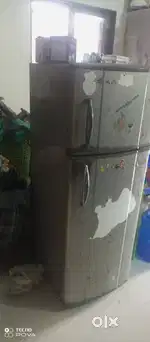 Videocon 235 ltr. double-door refrigerator
