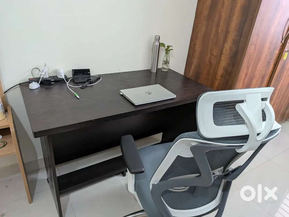 Computer Table and chair combo