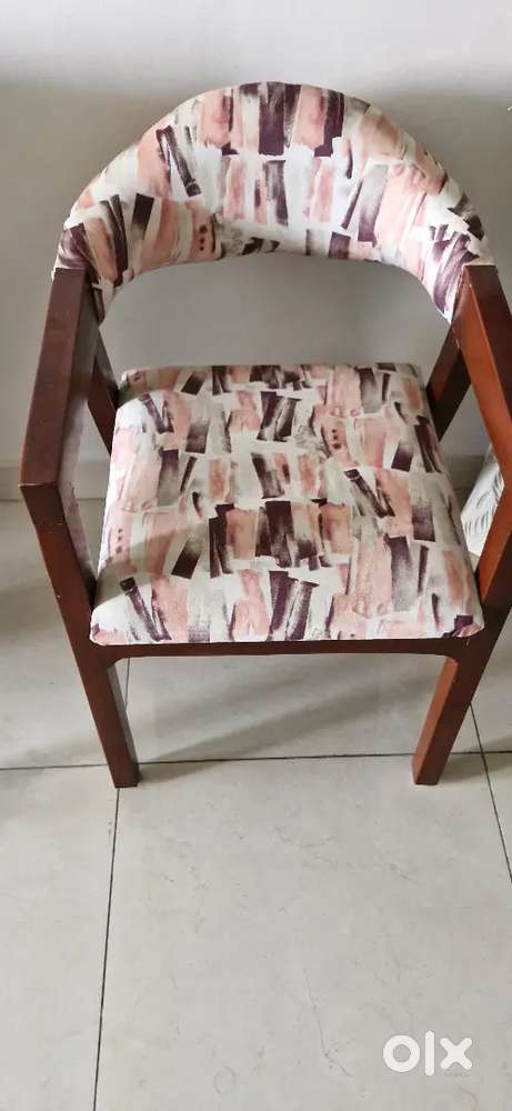 Sitting chair