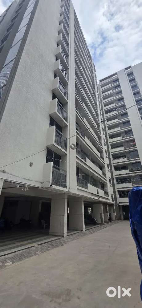White Crest 3Bhk