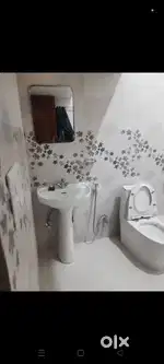 House job personnel are preferred