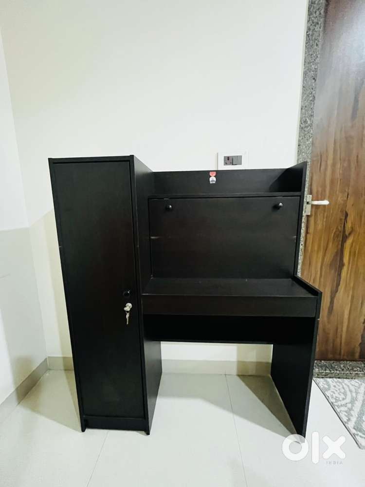 Study Table/ Work Desk