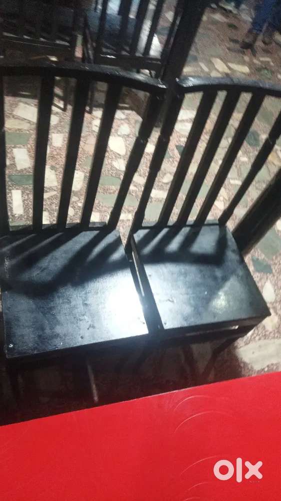Table n chairs for hotel n restaurant