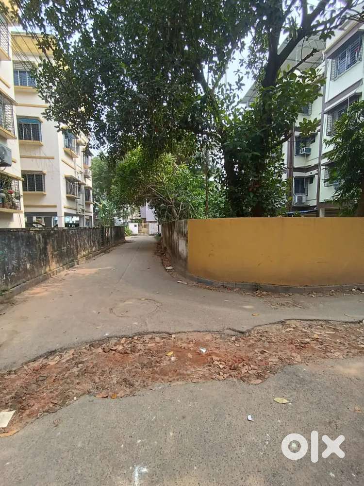 1300 sqft apartment in near Gitanjali metro station garia more south