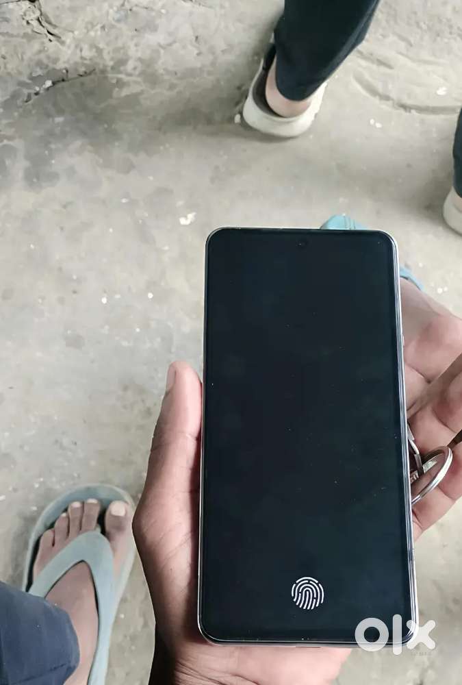 8 / 128  oppo f27 5G