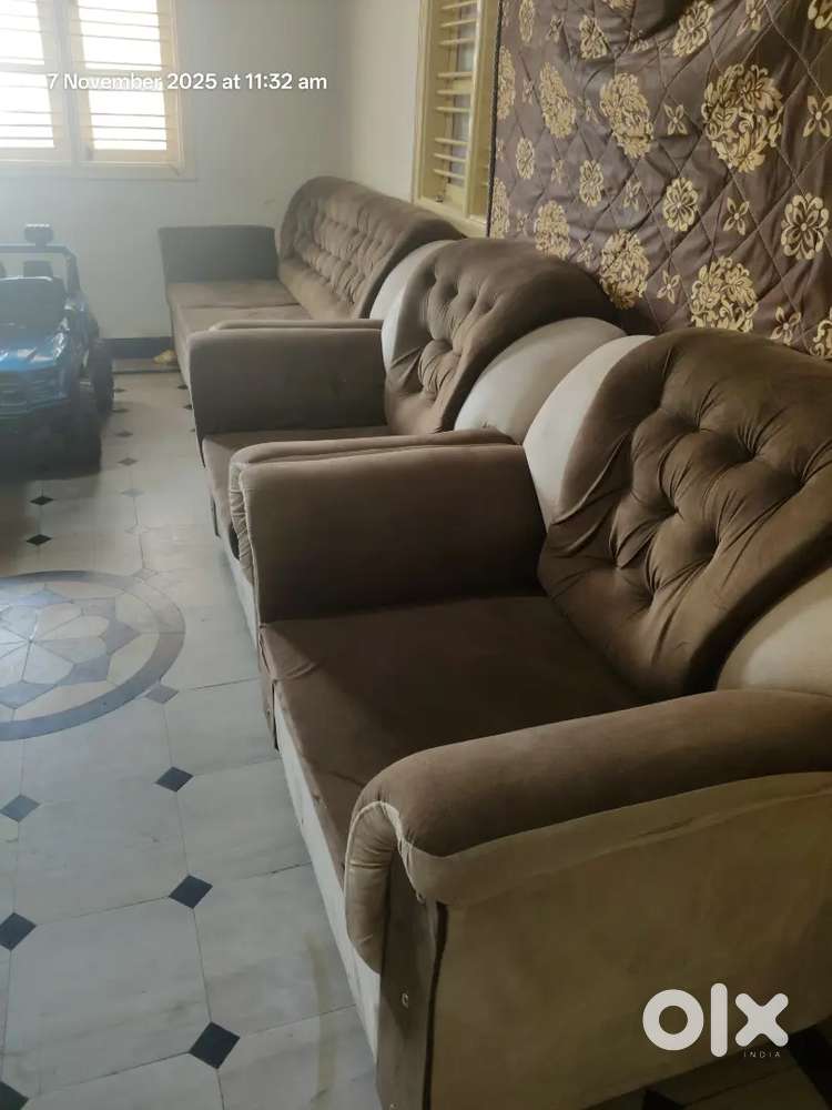 3 Sofa with 1 piece 2 seater and 2 piece 1 seater