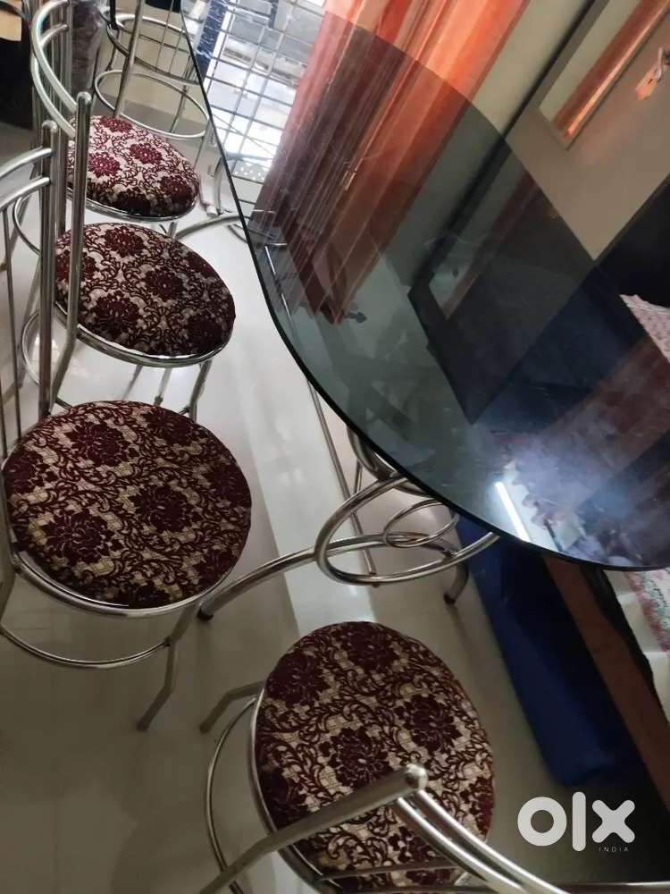 6 seater dining table with chairs