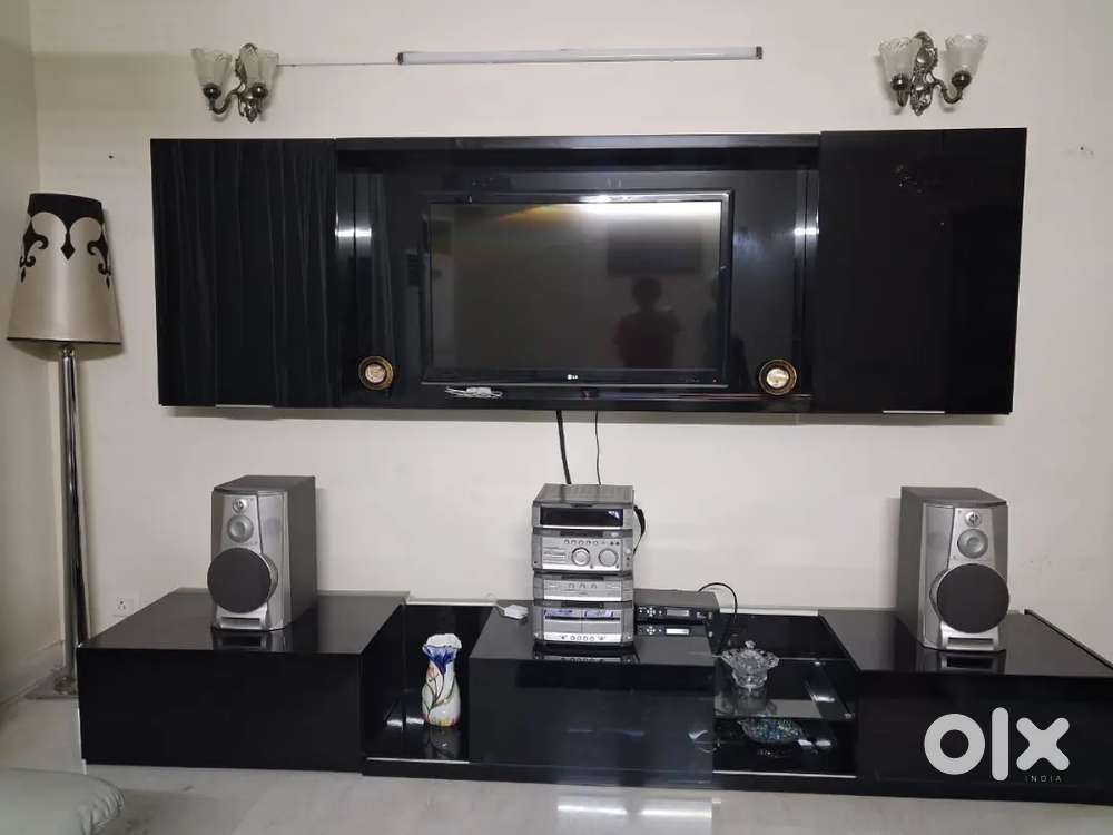 TV Unit with Showcase and Table