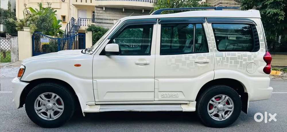Mahindra Scorpio SLE