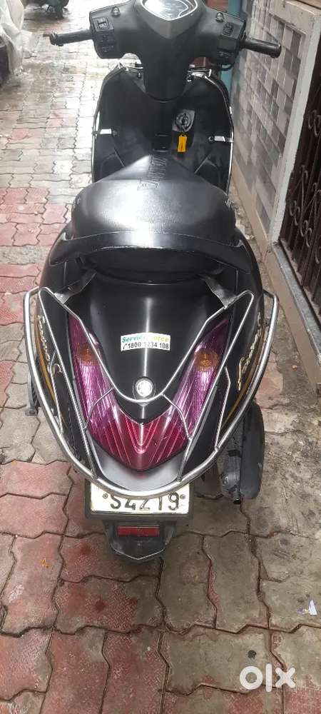 Yamaha fasino, Black colour scooter, disc break, alloy wheel