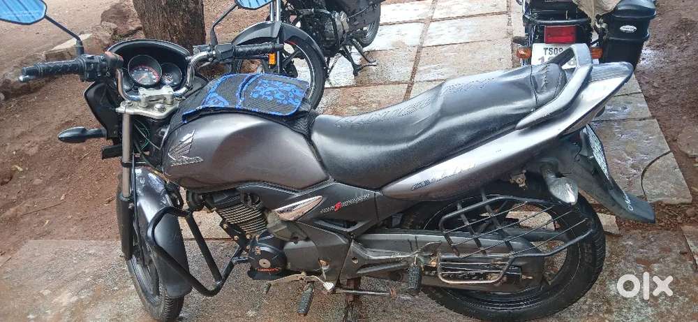 honda unicorn very neet light used 50 tyres battery full