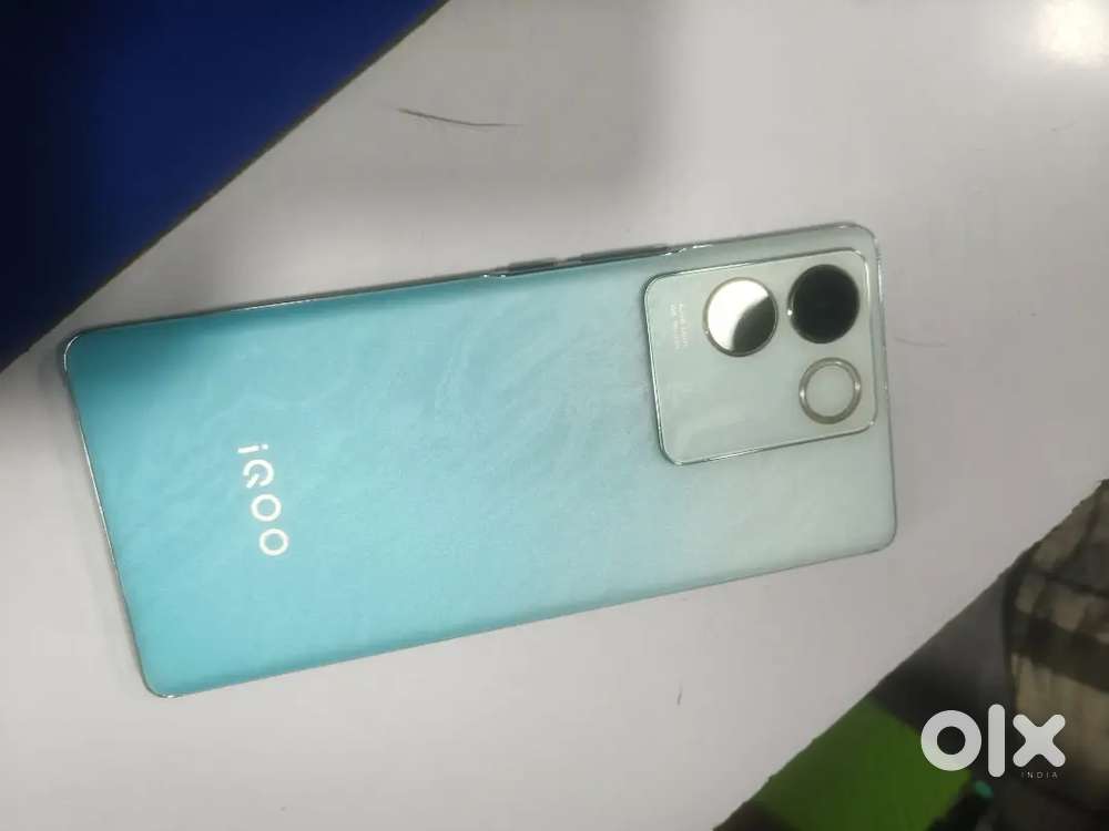 IQOO Z7PRO 5G 8gb rom and 256gb internal