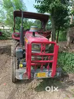 महिंद्रा का ट्रैक्टर बेचना है. 
Model. 275Di