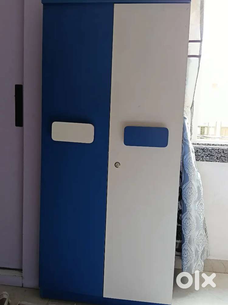 3.5 feet wooden wordrobe with full space nd locker for privacy