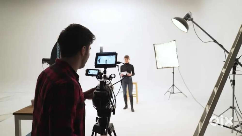 Youtube video's creator work female male both apply kr sakte ha