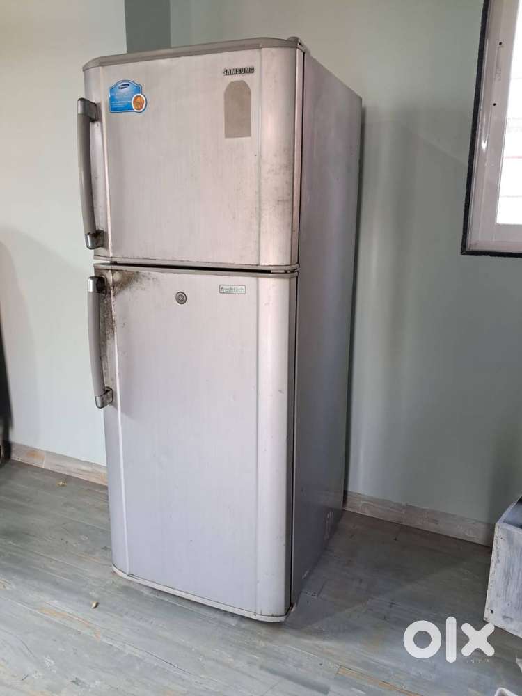 Samsung freshtech fridge for sale, in working condition, 16 years old