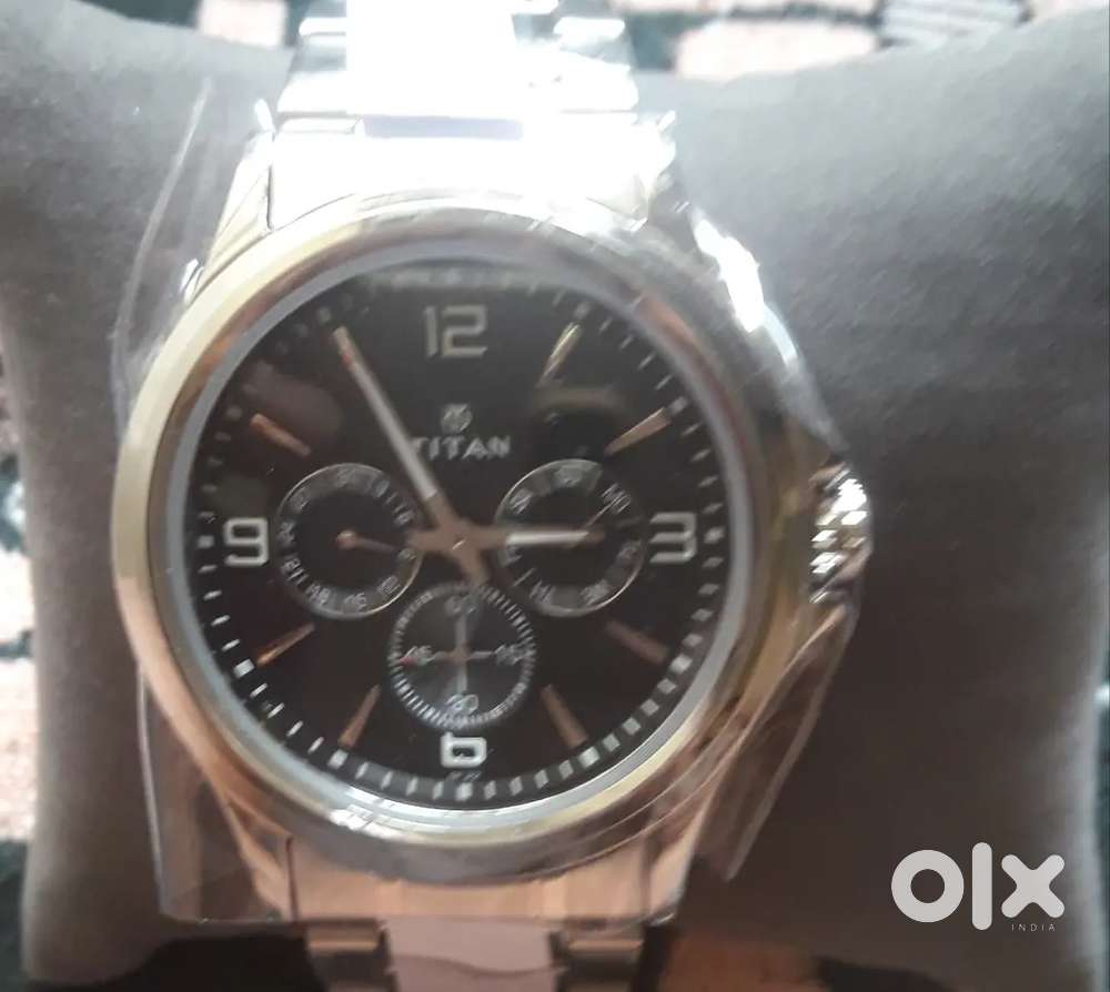 TITAN WACTH