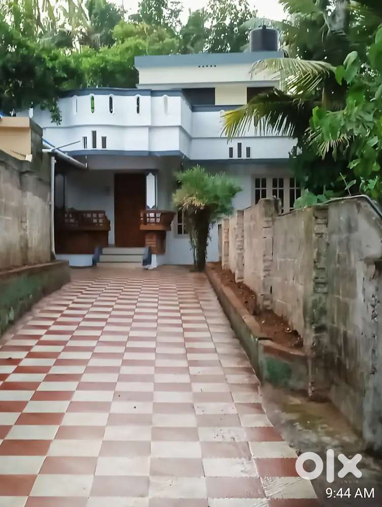 3 bedroom with hall kitchen, Water connection corporation water, well