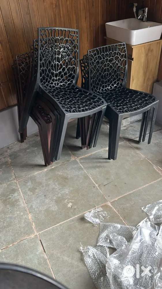 Washing and housekeeping required for small food outlet