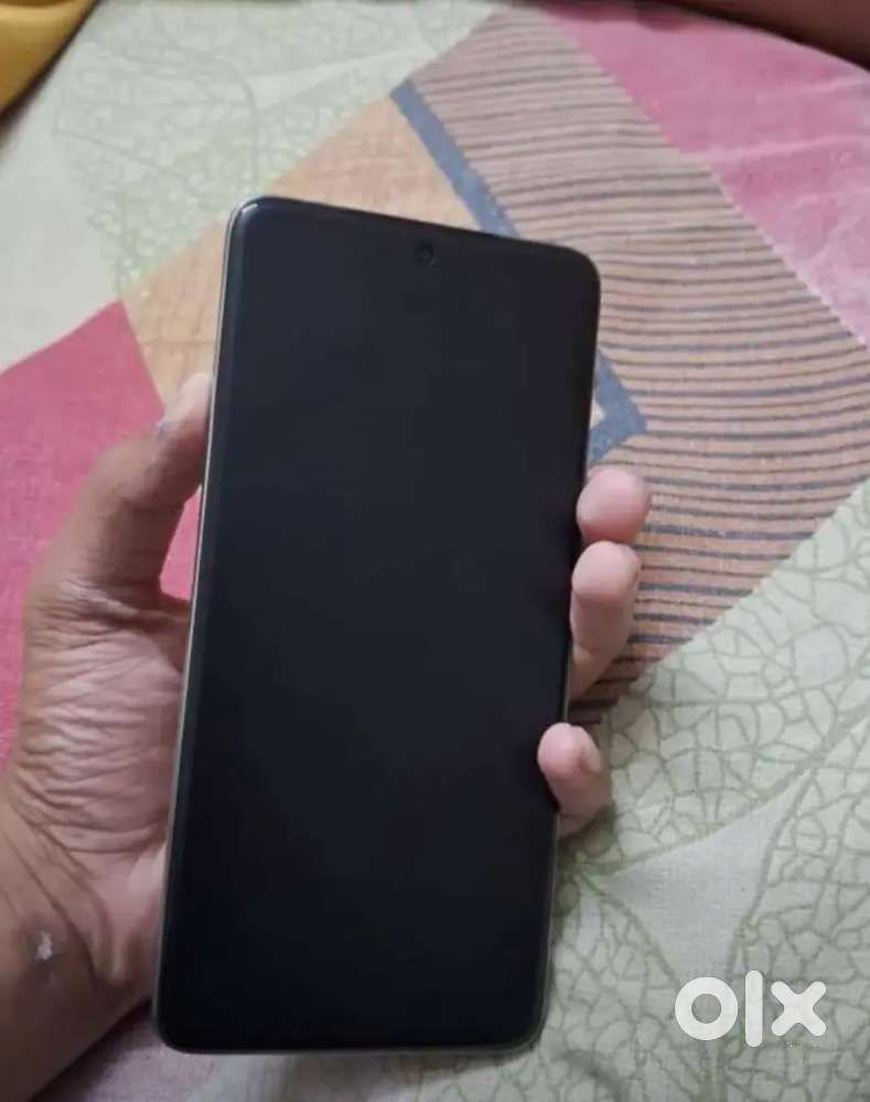 Vivo v50e paiso ki urgent jarurt hai 8gb 128 new brand condition hai