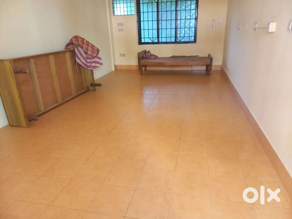 Urvastore 300 sq/ ft first floor shop sale 1st floor