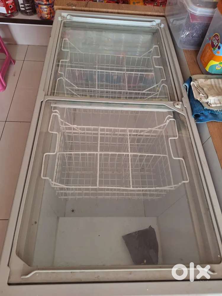 GLASS TOP ICE CREAM FRIDGE