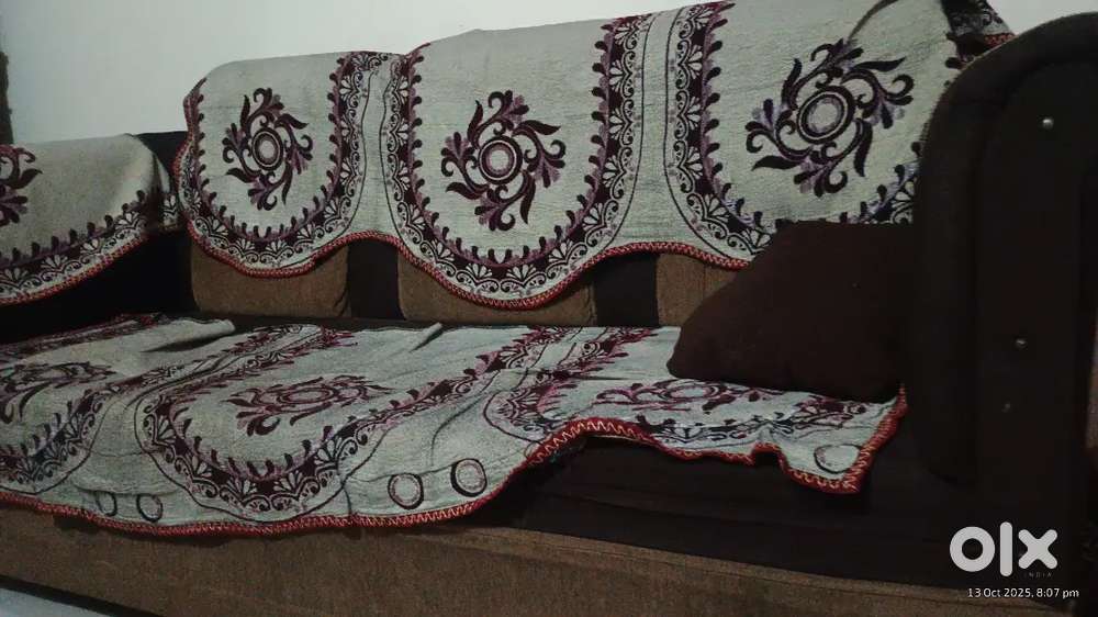 Cushioned sofa