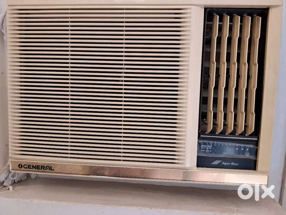 Selling Airconditioner & washing machine