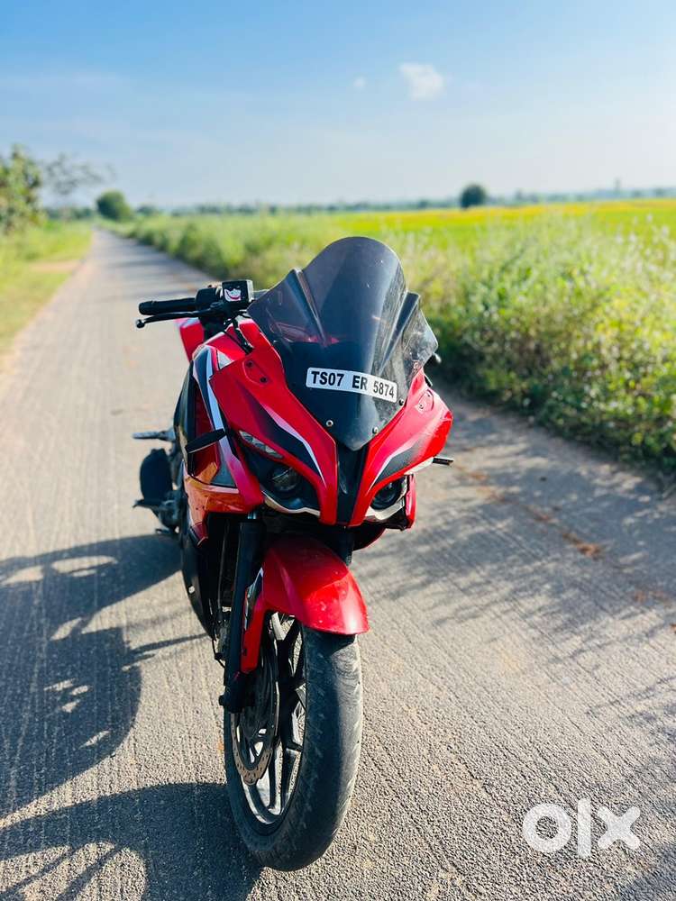 Bajaj RS200