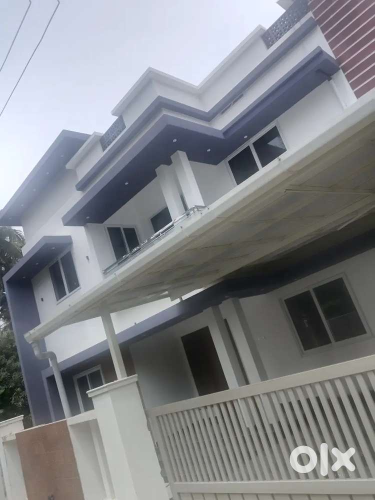 Thrissur Amala near chittilappilly 5.5 cent plot 2000 sqft New house