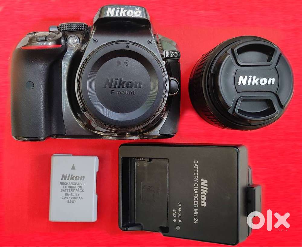 Nikon D5300 Camera with 18-55mm lens and Accessories