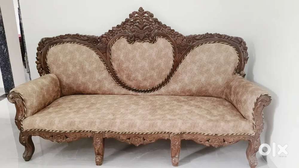 Maharaja Sofa (Sagvan)