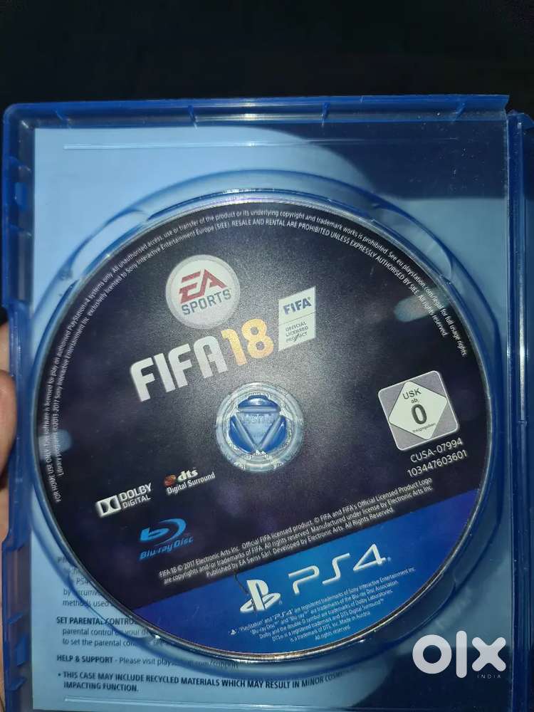 PS4 equipments(cd, controler, hdmi cable)