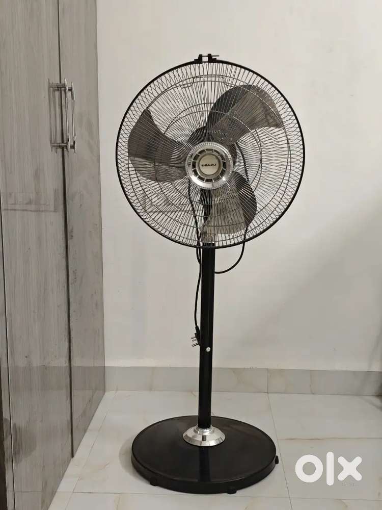 Bajaj Hurricane 450mm Pedestal Fan with Metal Fins