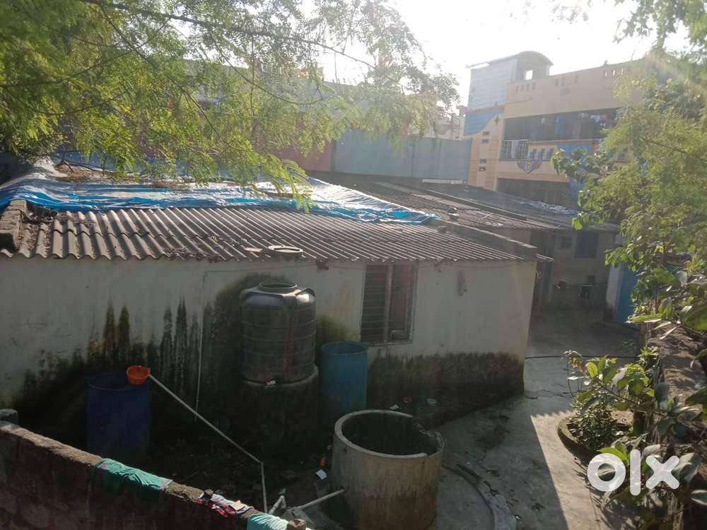 Site with Big Sheds, 40k rent.