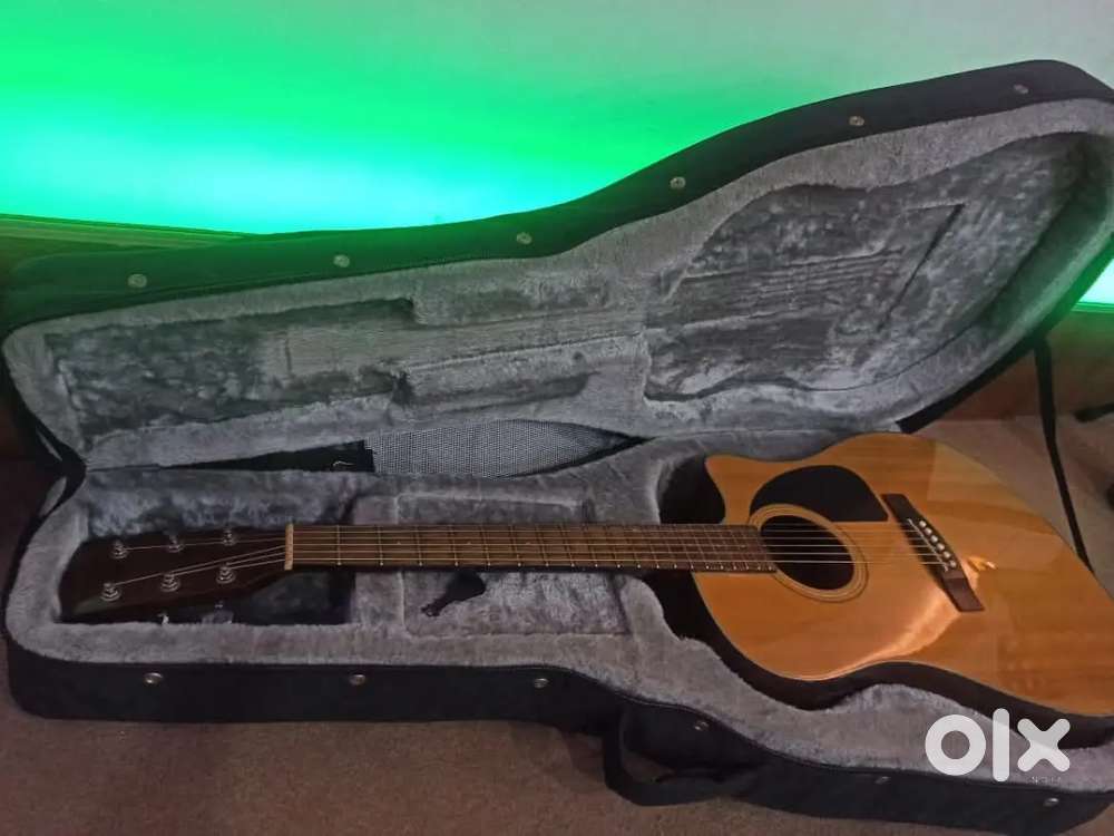 Fender guitar With Guitar Case cover.