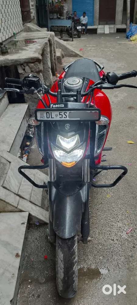 FZ.V3 2nd Owner in mint condition all papers complete with 1 year insu