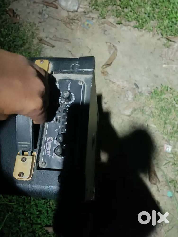 Dj box all ok সাথে মাইক্রোফোনও আছে কটলেস