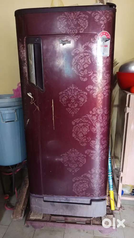 Whirlpool single door fridge