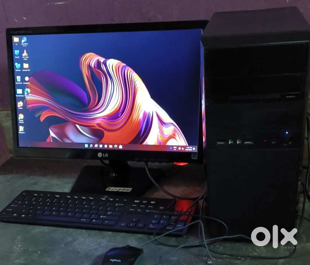 i7 mint condition desktop computer pc monitor full ser