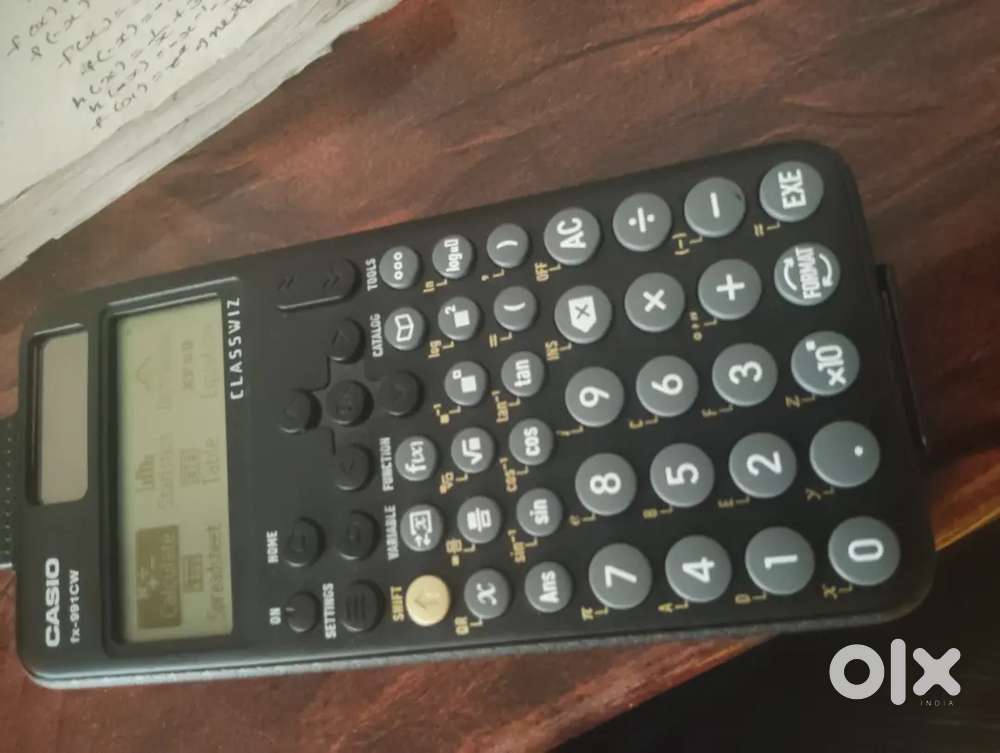 Casio FX-991CW Scientific calculator excellent condition for students