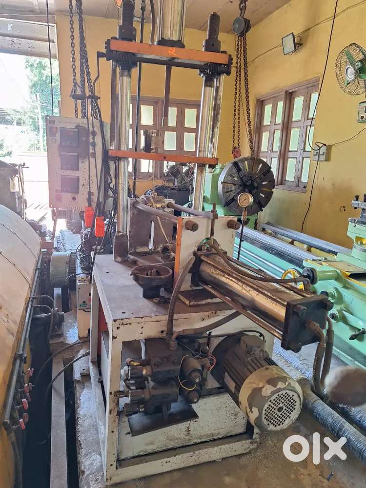 Plastic injection molding machine