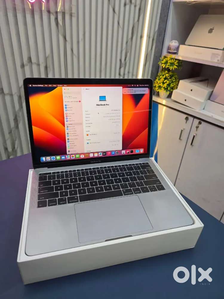 Apple Macbook Pro A1708, i5,8Gb Ram 128 Gb Storage With Box Like New