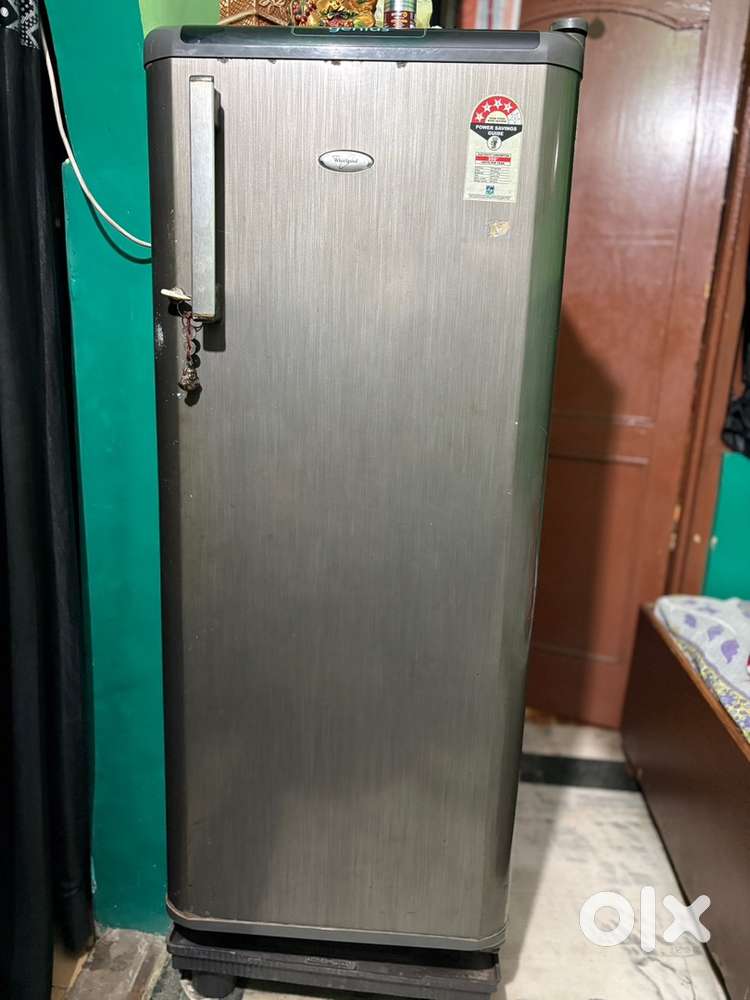 Whirlpool 260L Direct Cool Fridge – Excellent Condition  Great Deal!