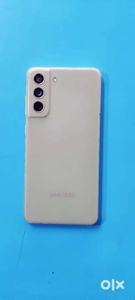 Samsung S21 FE बेचना है